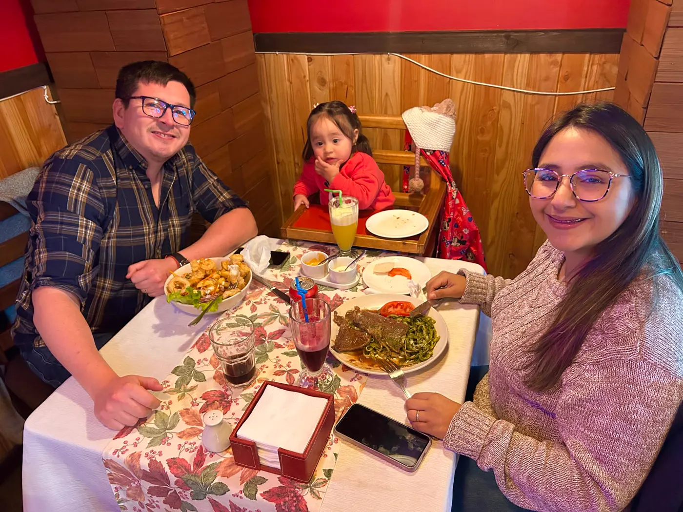 Familia con una niña pequeña