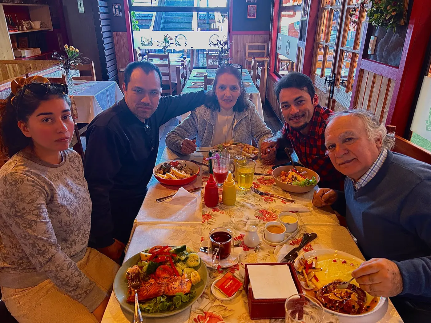 Familia celebrando